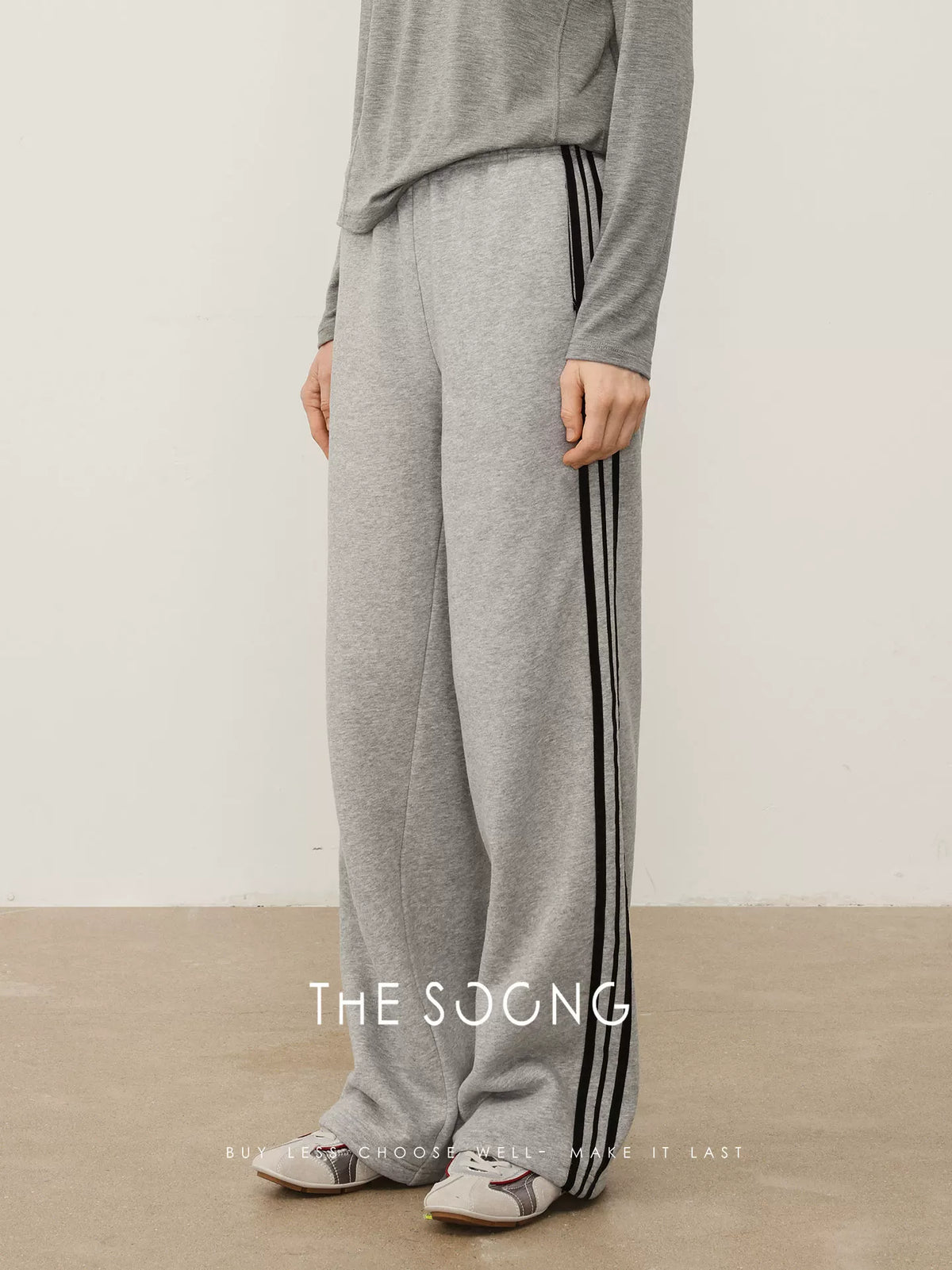 THESOONG / School Uniform Pants Fleece-lined Thick Comfortable Slim Side Stripes Adjustable Cuffed Casual Pants Women 8210