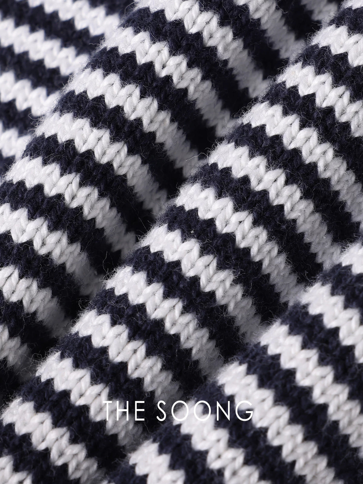 THESOONG/MINI Striped Minimalist Black and White Striped Rubber Mid-Rise High-Stretch Casual Beach Shorts 6552