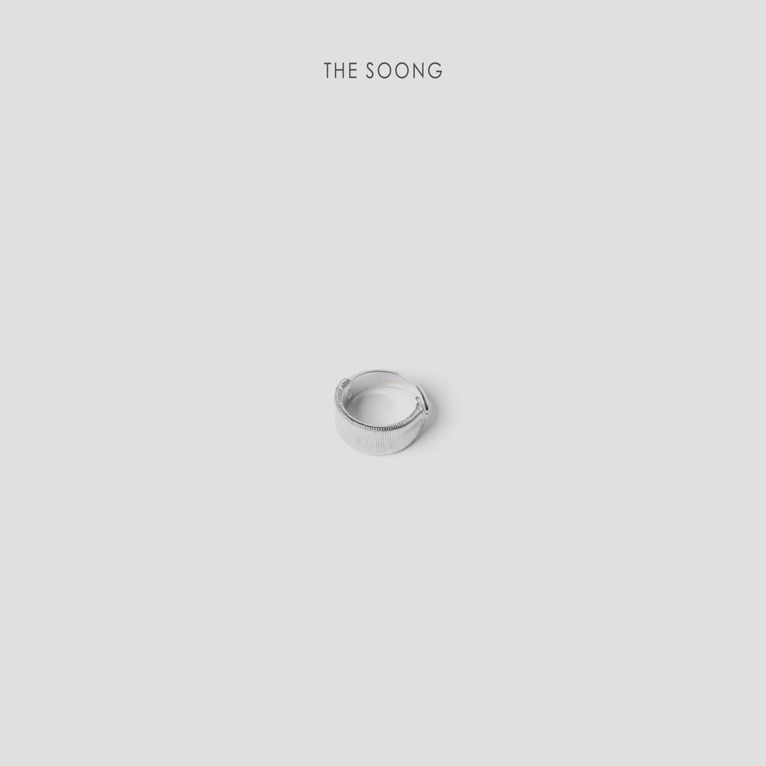 THESOONG/Sparkling Flow Light Luxury High-End Polished Copper Ring Metal Vertical Pattern Adjustable Open Ring Bracelet