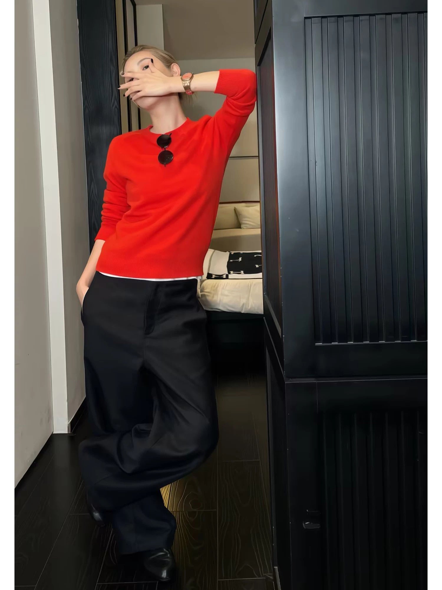 THESOONG/Simple Line Pants Relaxed Glossy Structured Draped Loose Slimming Slanted Cut Casual Trousers, Women 6882