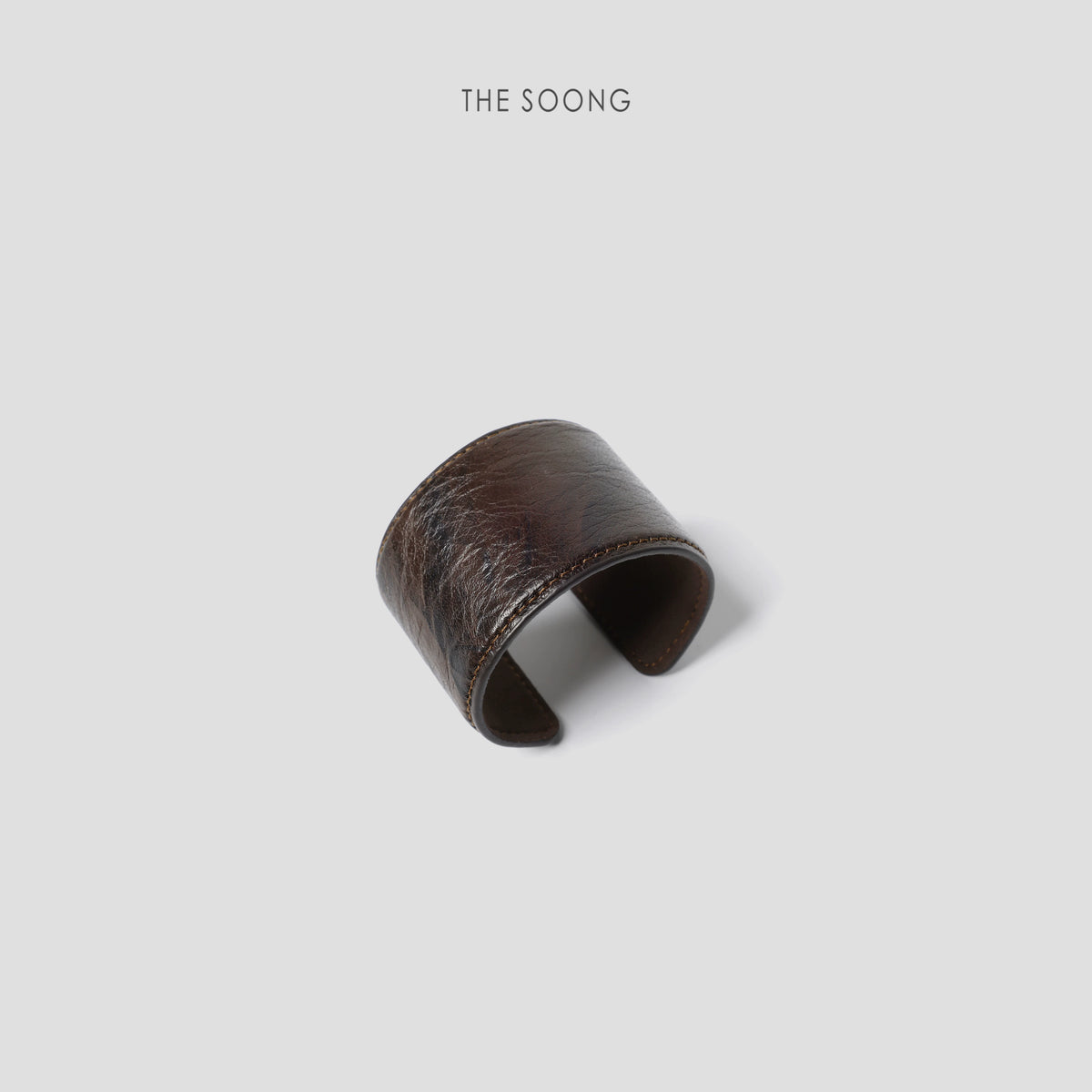 THESOONG/vintage light luxury first-layer cowhide bracelet, handcrafted narrow open textured bangle for women
