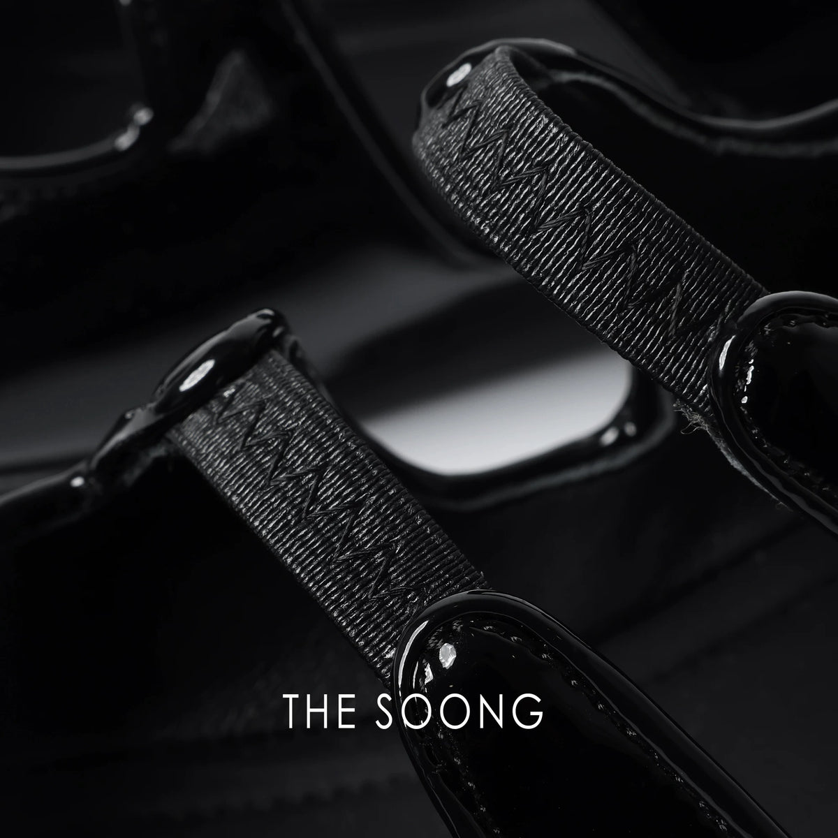 THESOONG/Classic Mary Jane Shiny Patent Leather Small Shoes Retro Elegant Elastic Band Versatile Black Shoes for Women